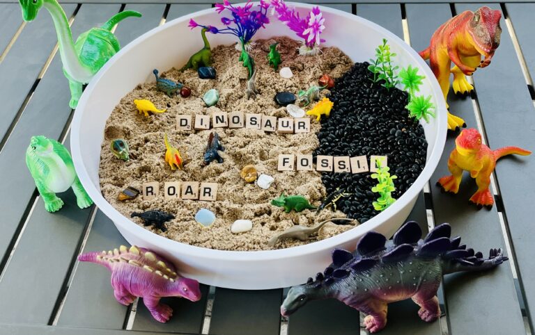 How to Create an Awesome Dinosaur Sensory Bin