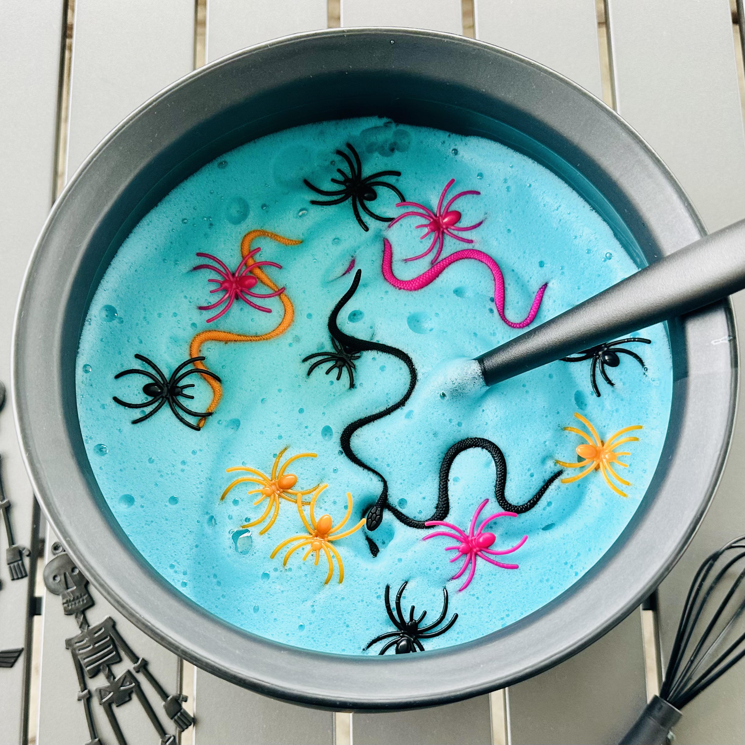 How to Make Spooky Halloween Bubble Foam Witches Brew