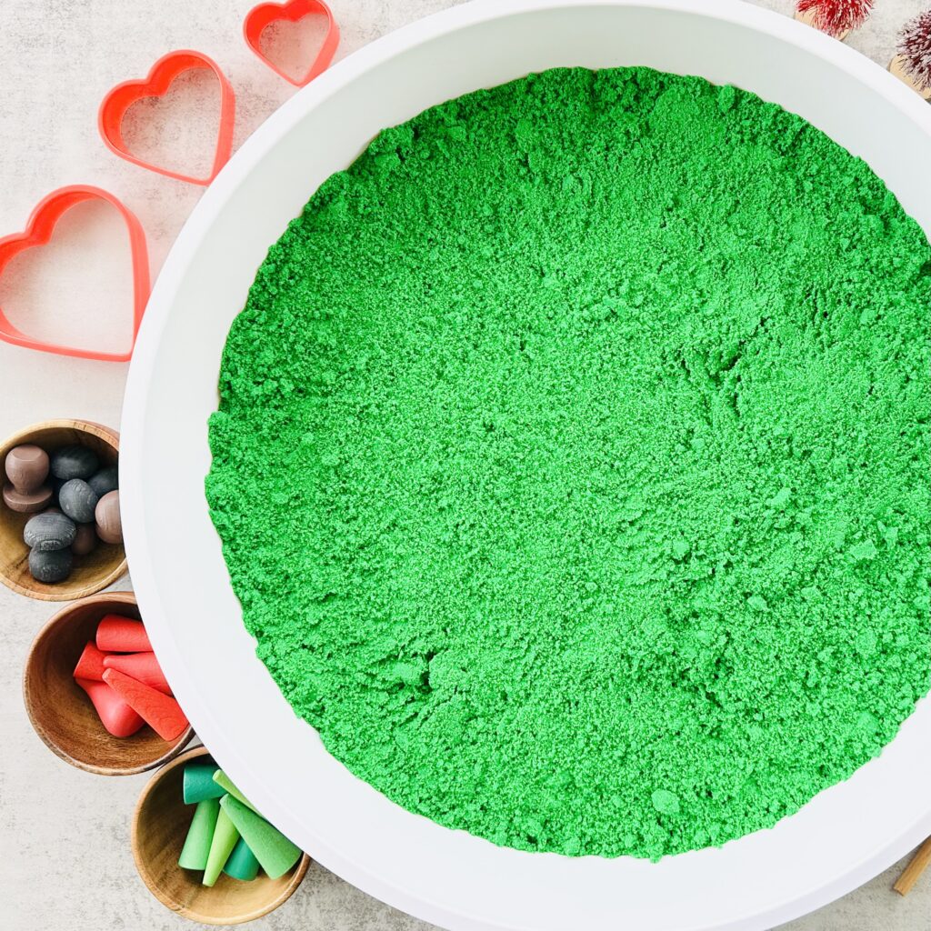 Christmas Grinch Sensory Bin Using DIY Kinetic Sand