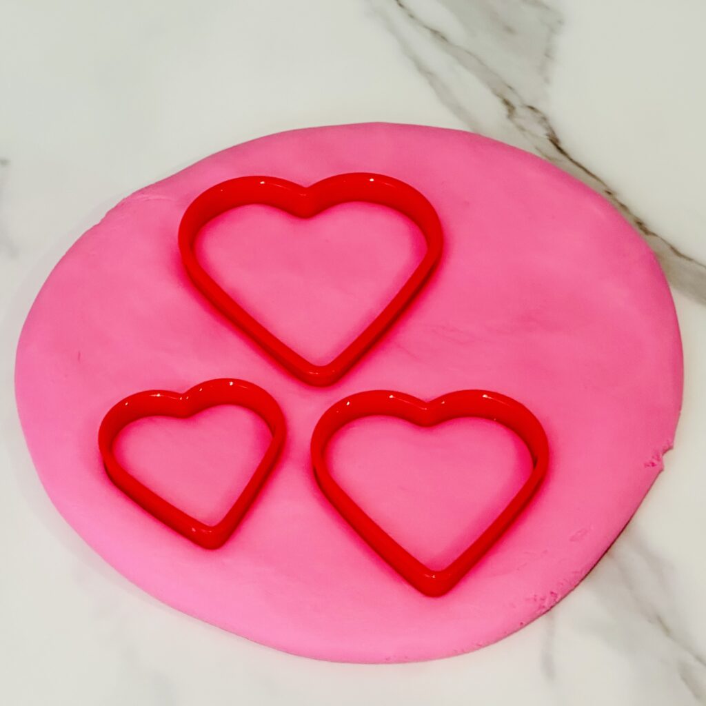 How To Make 2-Ingredient Edible Valentine's Day Play Dough