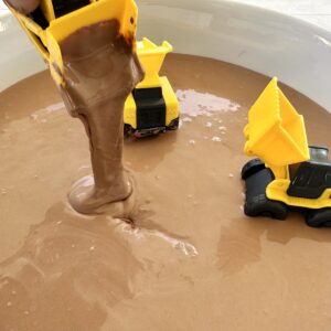 How To Make Oobleck Mud For Sensory Play - Raising Wild Things Sensory