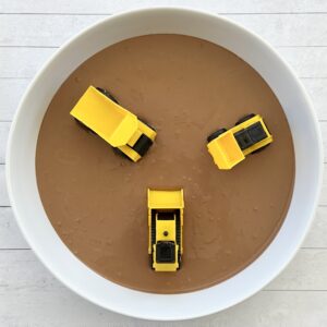 How To Make Oobleck Mud For Sensory Play - Raising Wild Things Sensory