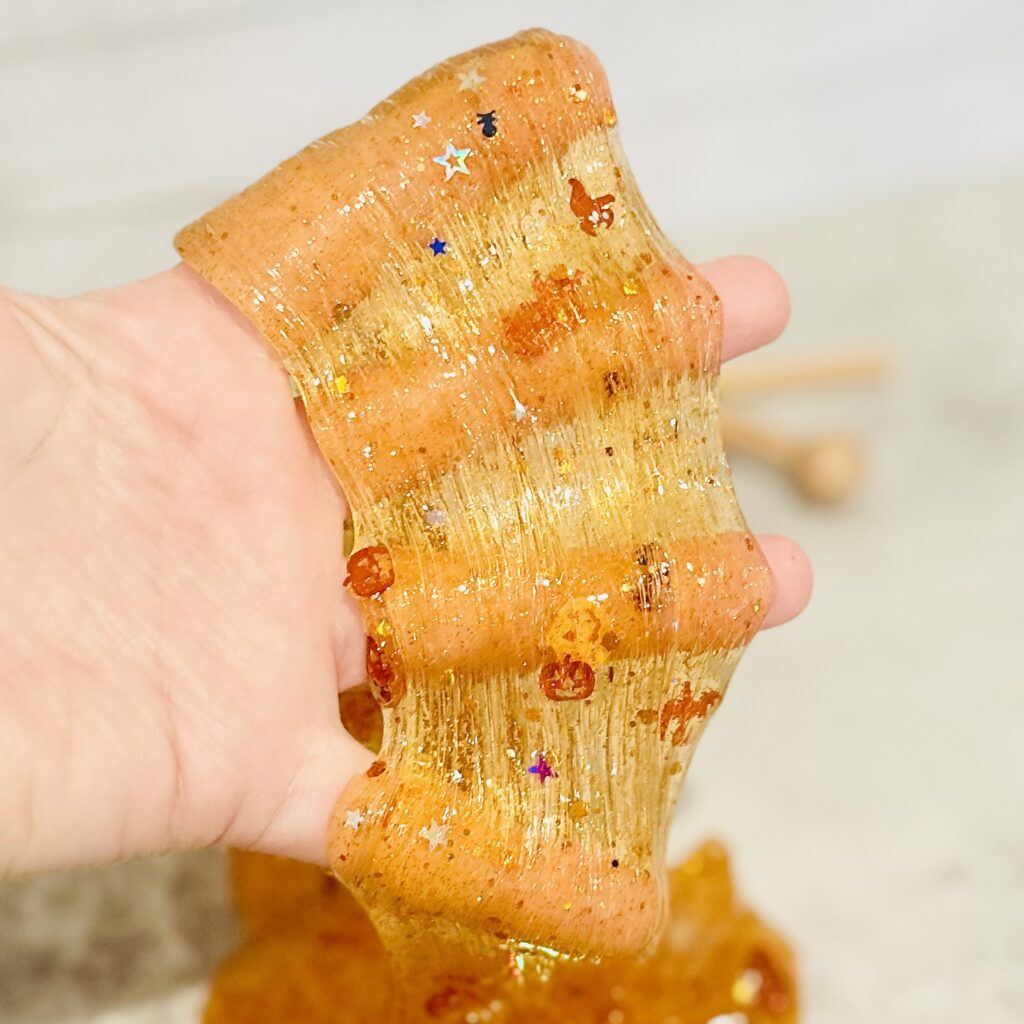 How To Make Glittery Pumpkin Halloween Slime (No Borax!)