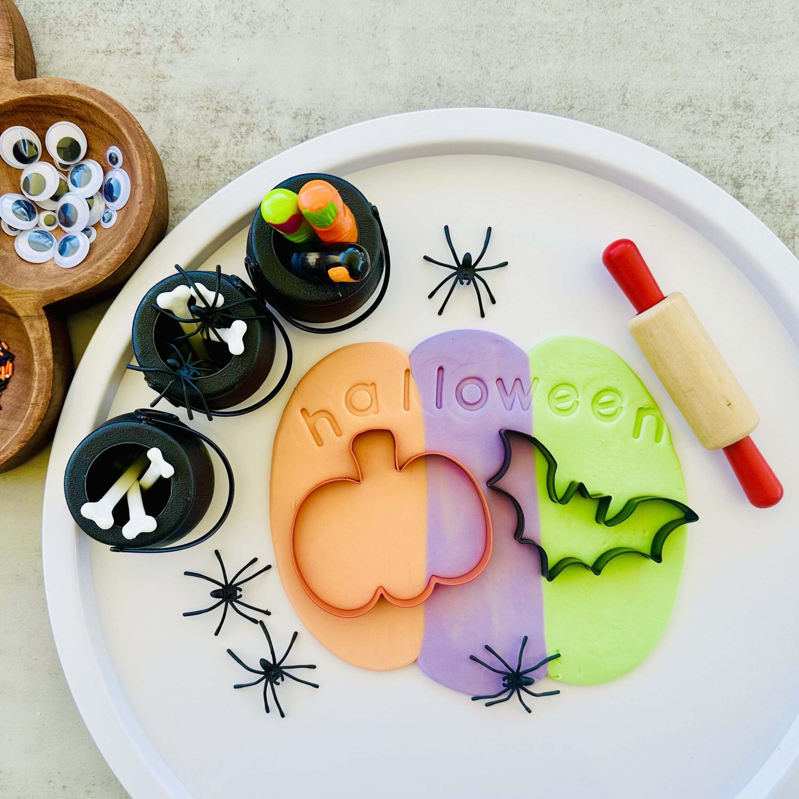 Spooky Halloween Edible Playdough Recipe (No Cooking!)
